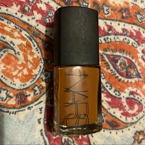 NARS  dark2 sheer glow foundation